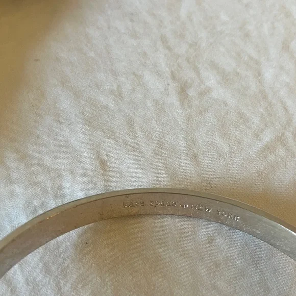 Kate Spade: Silver Tone Bow Bracelet- Marks - Picture 2 of 16